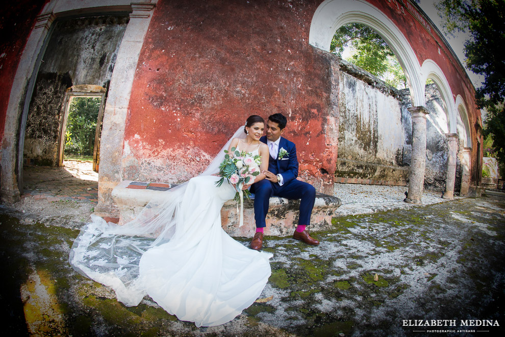stylish bride and groom Hacienda in mexico