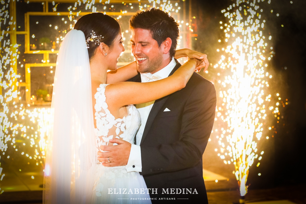 first dance fireworks San Diego Cutz elizabeth medina wedding photographer_5115 Hacienda San Diego Cutz, Andrea and Diego’s Amazing Wedding Celebrationfirst dance fireworks San Diego Cutz  