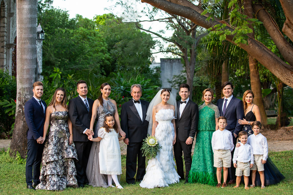 Family photo session Casa Faller, elegant wedding day photographs elizabeth medina yucatan wedding blog 0075 Casa Faller and Mansion Merida, Wedding Day Photos in Merida’s Most Elegant Wedding Venues, Maribel and RobertoFamily photo session, Casa Faller, elegant wedding day photographs  