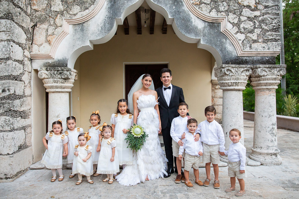 Wedding party photos Casa Faller elizabeth medina yucatan wedding blog 0076 Casa Faller and Mansion Merida, Wedding Day Photos in Merida’s Most Elegant Wedding Venues, Maribel and RobertoWedding party photos Casa Faller  