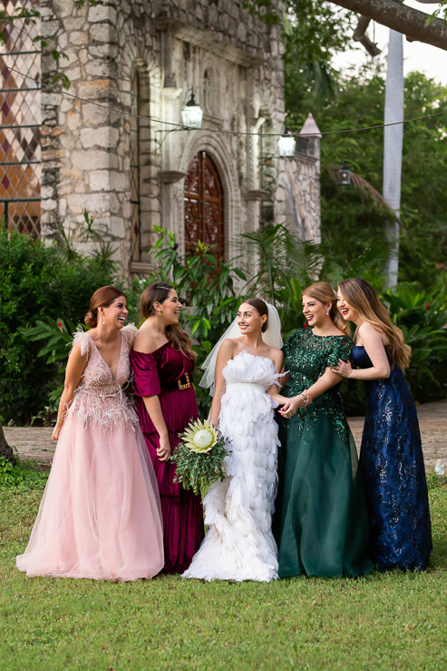 Wedding party photos Casa Faller elizabeth medina yucatan wedding blog 0078 Casa Faller and Mansion Merida, Wedding Day Photos in Merida’s Most Elegant Wedding Venues, Maribel and RobertoWedding party photos Casa Faller  