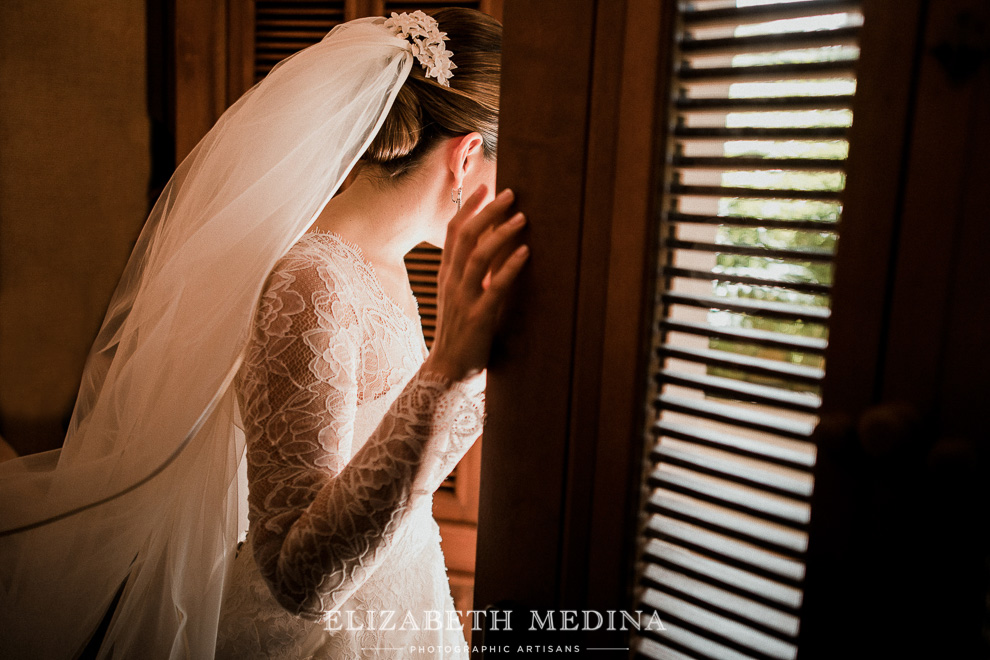 bride veil Hacienda Xcanatun by Agsana Wedding Photographer 125 Hacienda Xcanatun by Angsana Wedding, Alba and GerardoHacienda Xcanatun by Agsana wedding photographer Elizabeth Medina , Merida, Yucatan, photography at Mexico top wedding hacienda venue  