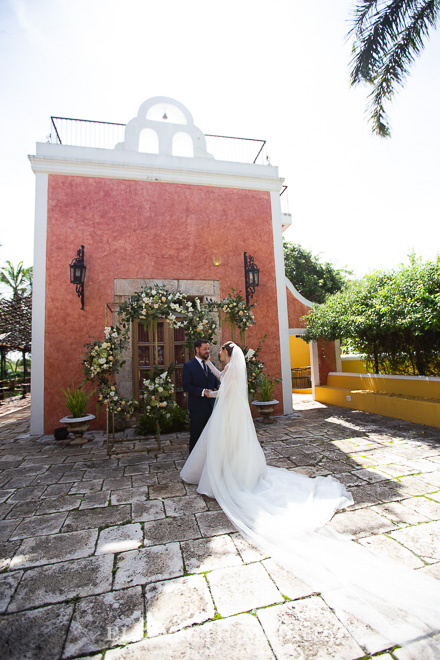 chapel with floral arch, Hacienda Xcanatun by Agsana wedding photographer Elizabeth Medina , Merida, Yucatan, photography at Mexico top wedding hacienda venue Hacienda Xcanatun by Agsana Wedding Photographer 138 Hacienda Xcanatun by Angsana Wedding, Alba and GerardoHacienda Xcanatun by Agsana wedding photographer Elizabeth Medina , Merida, Yucatan, photography at Mexico top wedding hacienda venue  