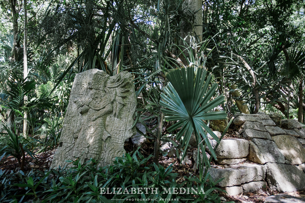 hacienda gardens Hacienda Xcanatun by Agsana Wedding Photographer 173 Hacienda Xcanatun by Angsana Wedding, Alba and Gerardobride and groom Hacienda Xcanatun by Agsana wedding photographer Elizabeth Medina , Merida, Yucatan, photography at Mexico top wedding hacienda venue  