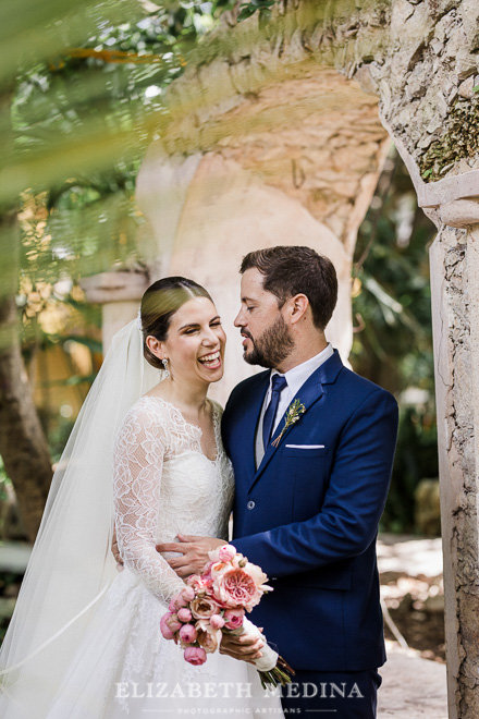 happy bride and groom Hacienda Xcanatun by Agsana Wedding Photographer 175 Hacienda Xcanatun by Angsana Wedding, Alba and Gerardobride and groom Hacienda Xcanatun by Agsana wedding photographer Elizabeth Medina , Merida, Yucatan, photography at Mexico top wedding hacienda venue  