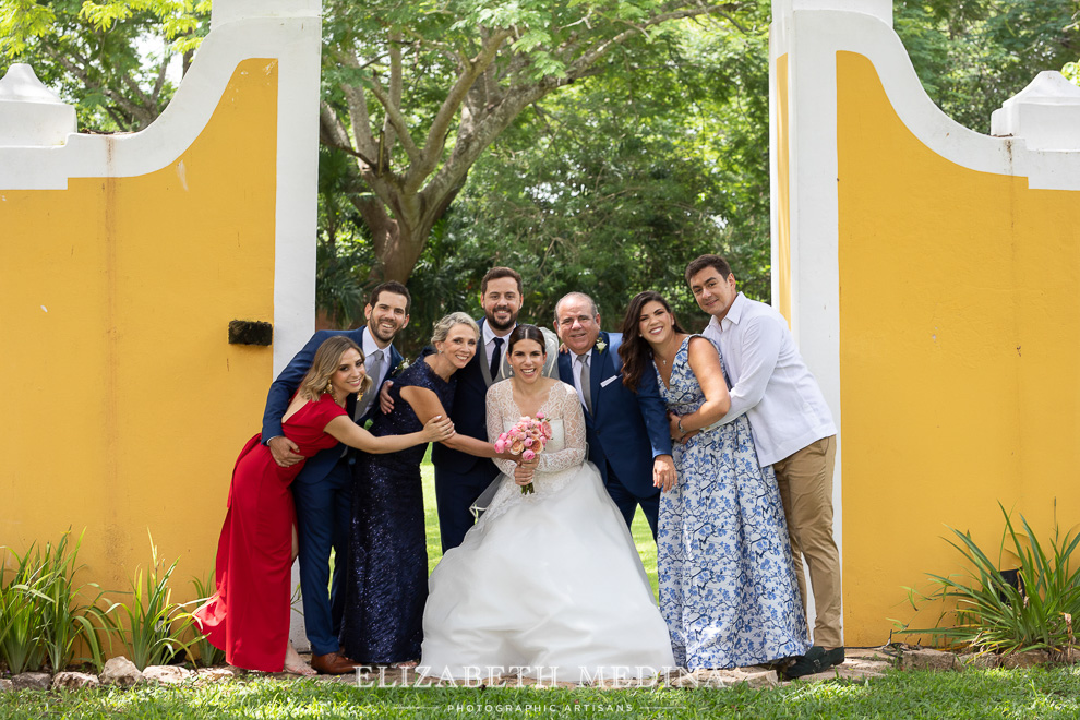 family photographs Hacienda Xcanatun by Agsana Wedding Photographer 180 Hacienda Xcanatun by Angsana Wedding, Alba and Gerardobride and groom Hacienda Xcanatun by Agsana wedding photographer Elizabeth Medina , Merida, Yucatan, photography at Mexico top wedding hacienda venue  